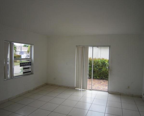 524 East Ridge Circle North Boynton Beach, FL 33435 - Photo 8 of 15 Dining Area
