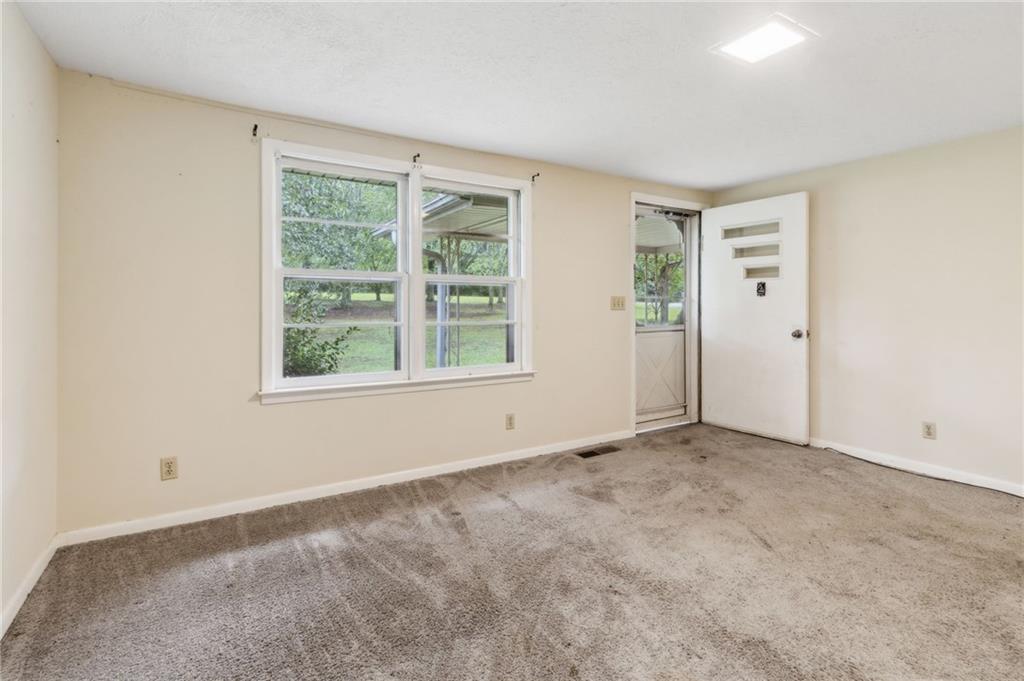 81 Russell Road Lawrenceville, GA 30043 - Photo 4 of 45