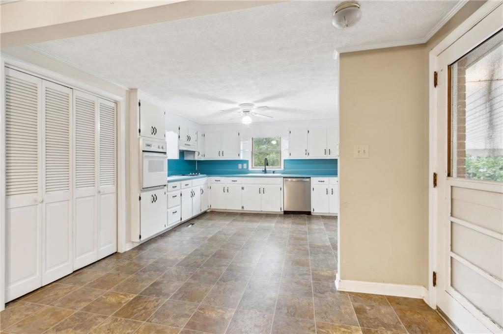 81 Russell Road Lawrenceville, GA 30043 - Photo 9 of 45