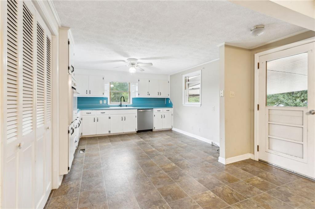 81 Russell Road Lawrenceville, GA 30043 - Photo 10 of 45