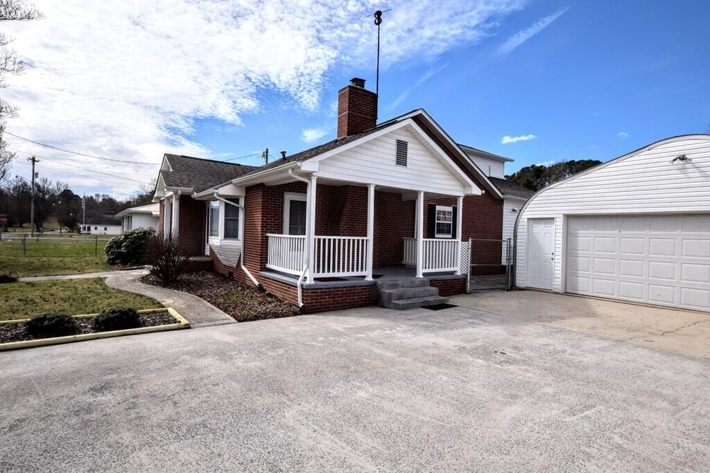 166 Collins Street Spring City, TN 37381 - Photo 4 of 38 4