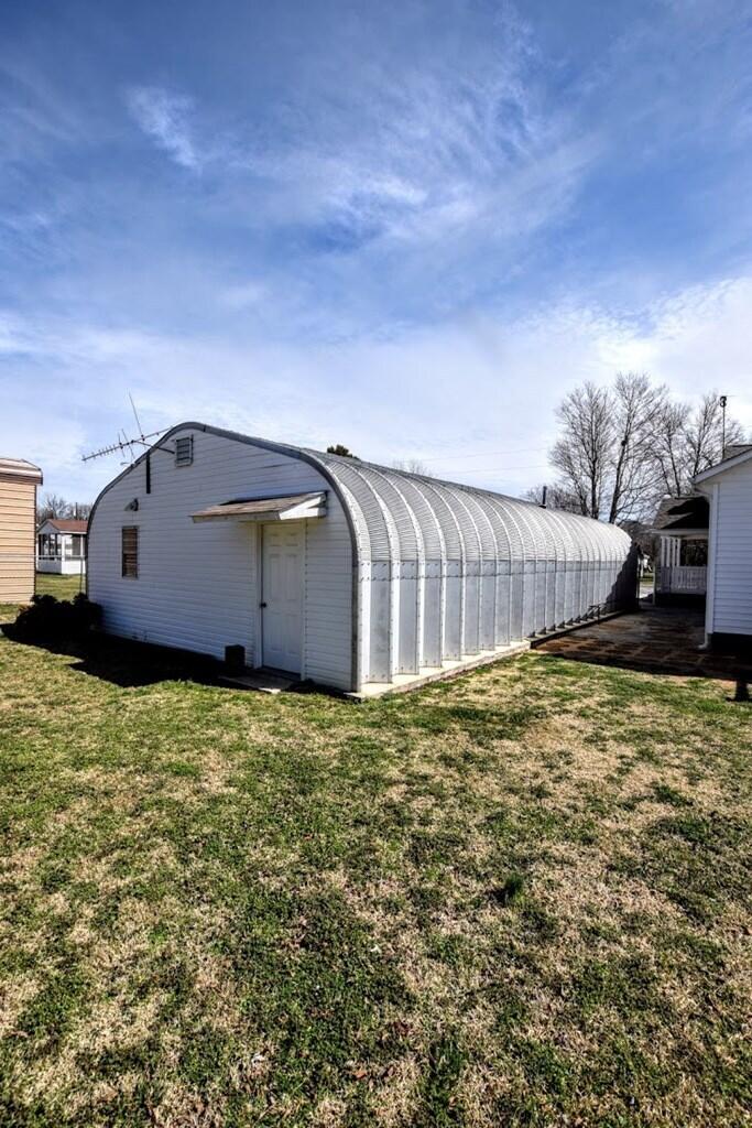 166 Collins Street Spring City, TN 37381 - Photo 5 of 38 5