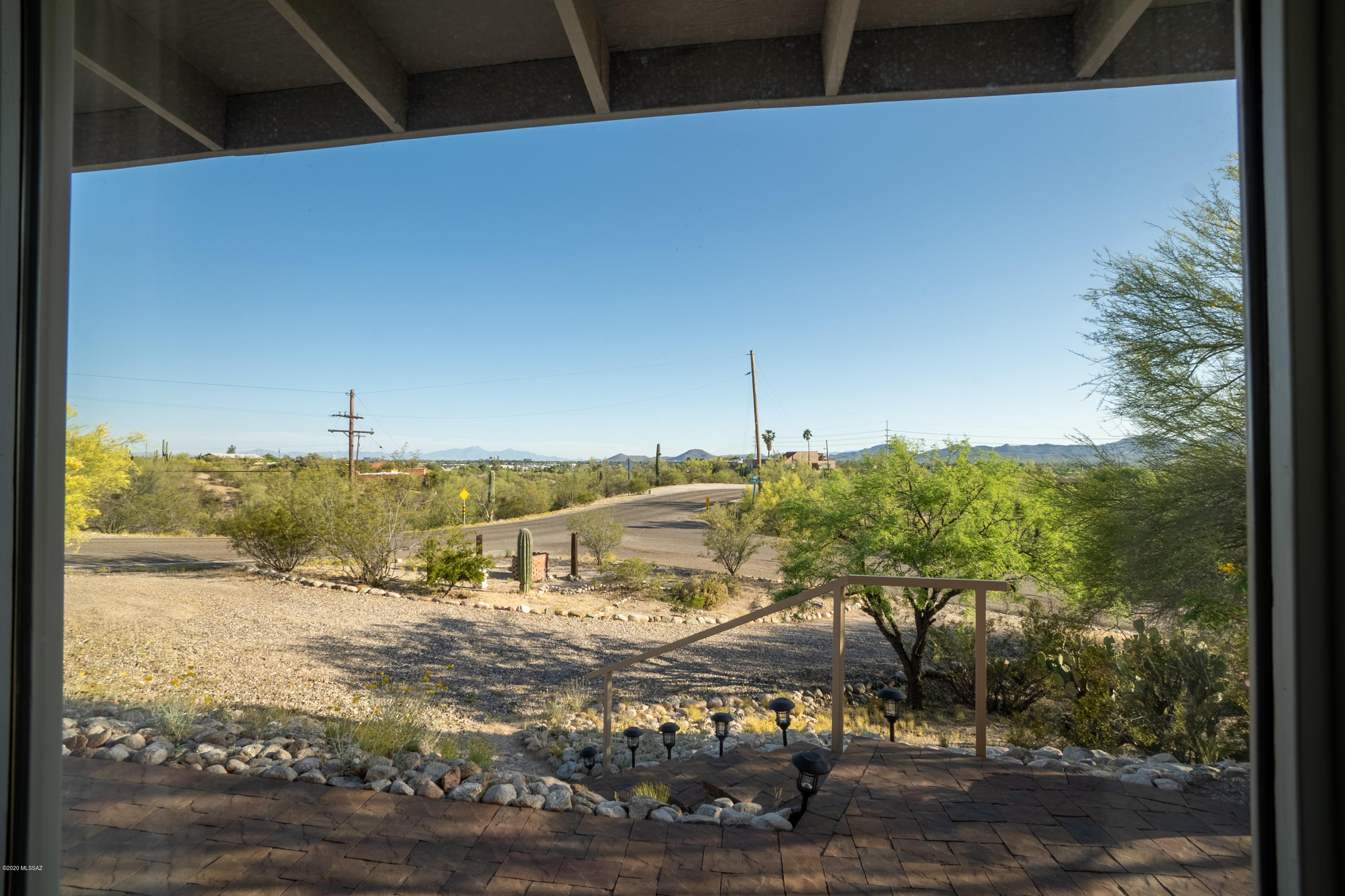 1040 West Roller Coaster Road Tucson, AZ 85704 - Photo 7 of 46 Gallery Image 7