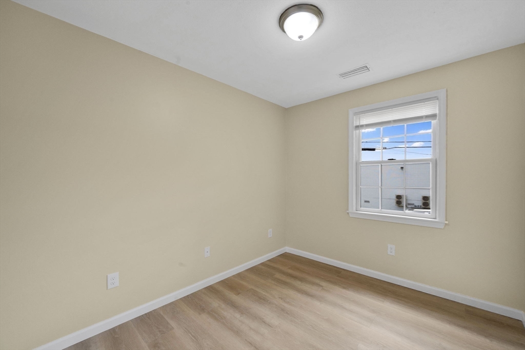 19-21 Biddle Street Springfield, MA 01129 - Photo 13 of 32