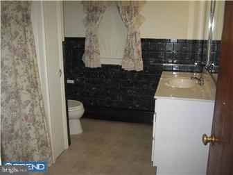 795 Arch Street Spring City, PA 19475 - Photo 9 of 11 Bathroom