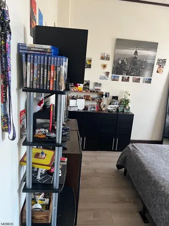 $1,800 | 572 4th Avenue, Elizabeth, NJ 07202