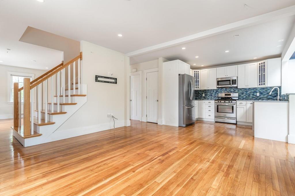 22 Abbott Road Gloucester, MA 01930 - Photo 3 of 25 Gallery Image 3