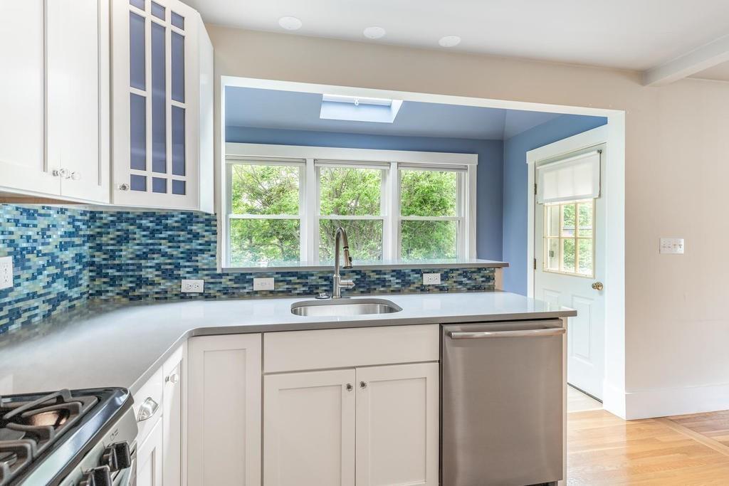 22 Abbott Road Gloucester, MA 01930 - Photo 8 of 25 Gallery Image 8