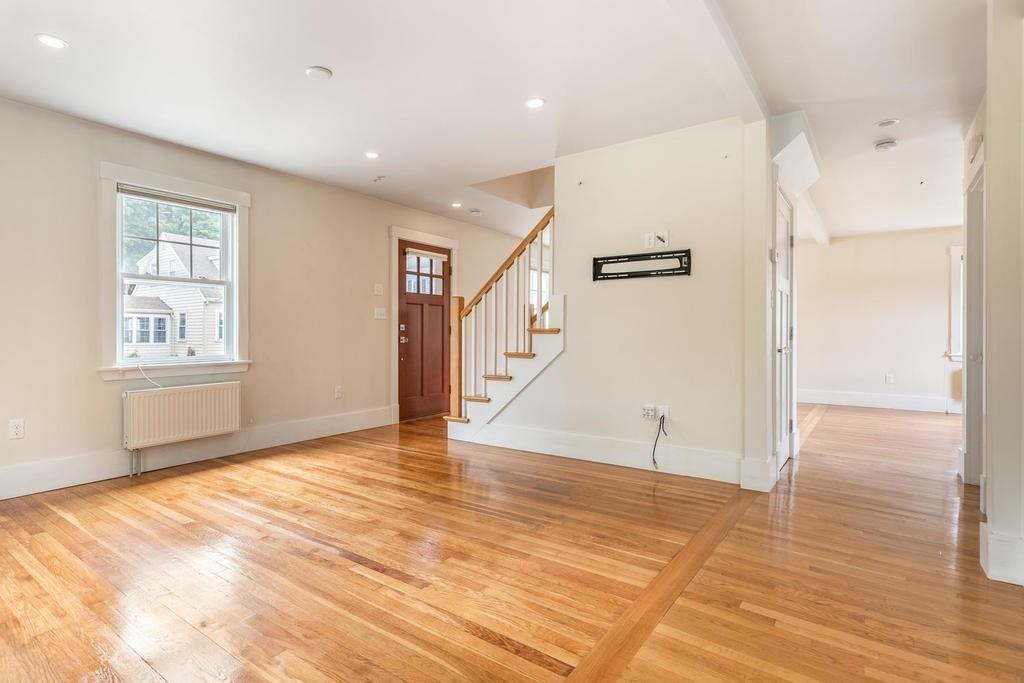 22 Abbott Road Gloucester, MA 01930 - Photo 10 of 25 Gallery Image 10