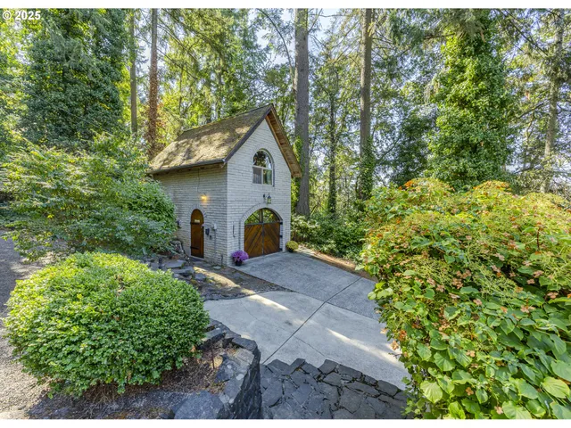 $1,299,000 | 1820 East 28th Avenue, Eugene, OR 97403