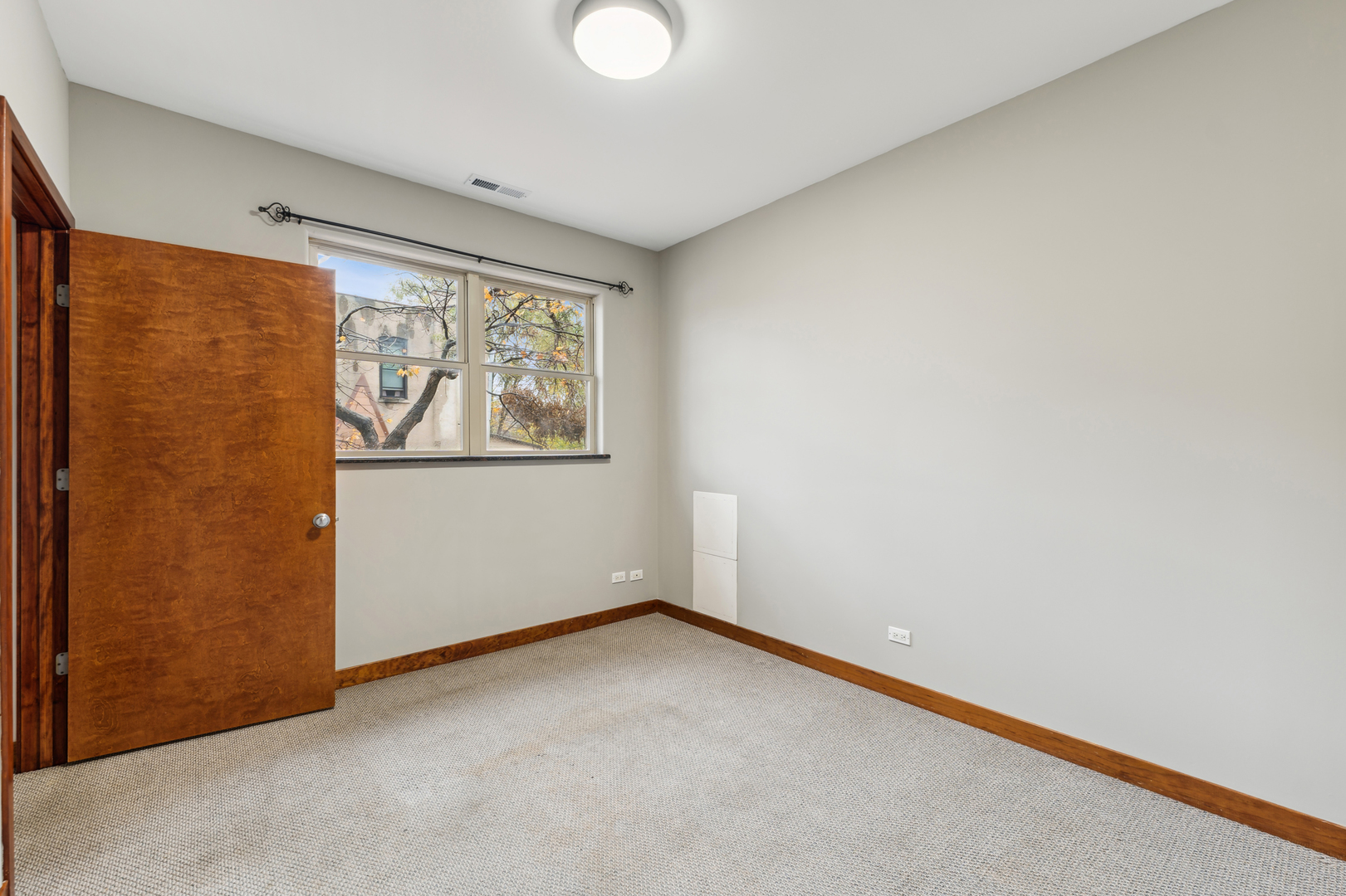 421 East 45th Street, Unit 2E Chicago, IL 60653 - Photo 13 of 22