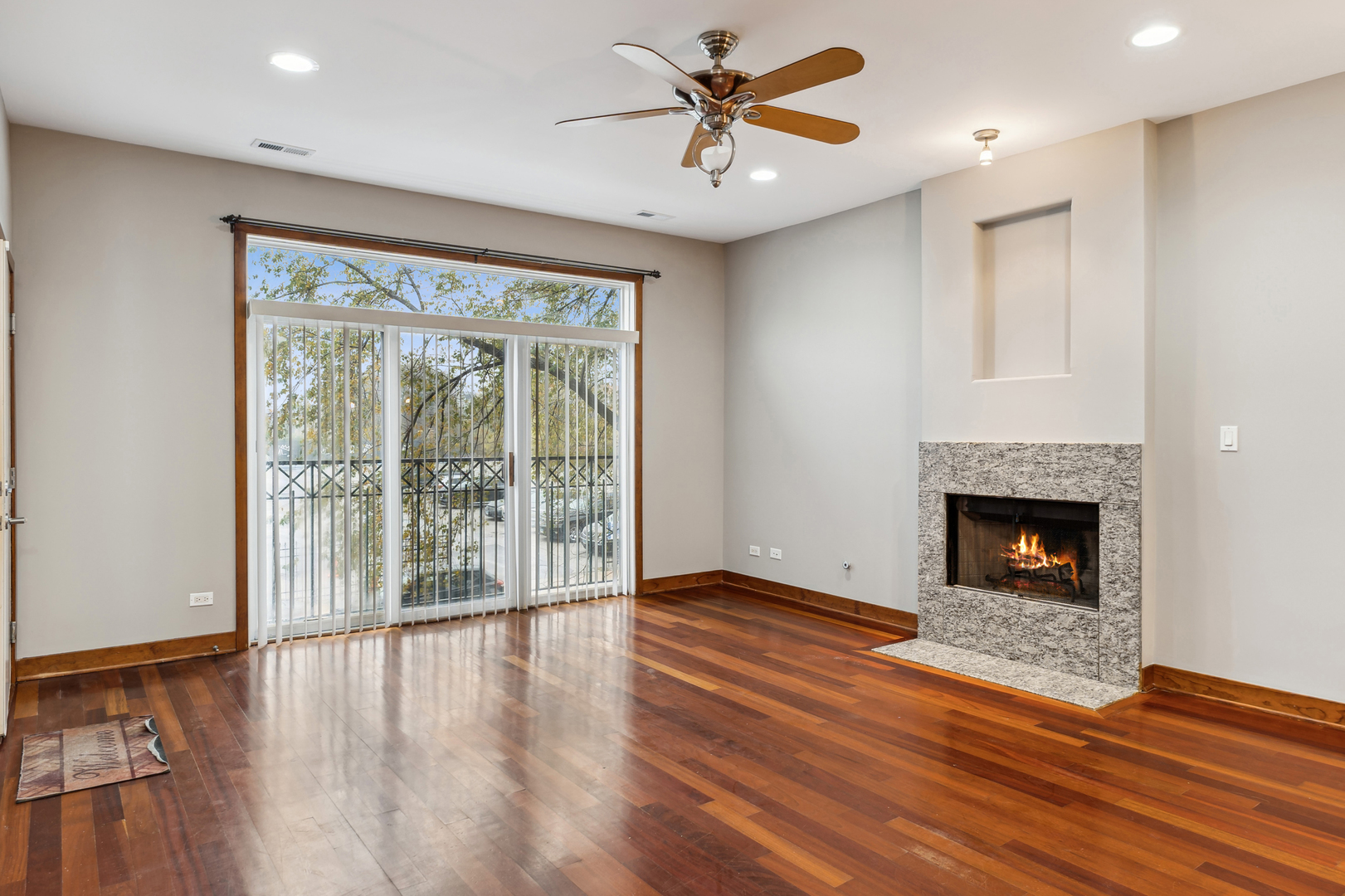 421 East 45th Street, Unit 2E Chicago, IL 60653 - Photo 4 of 22