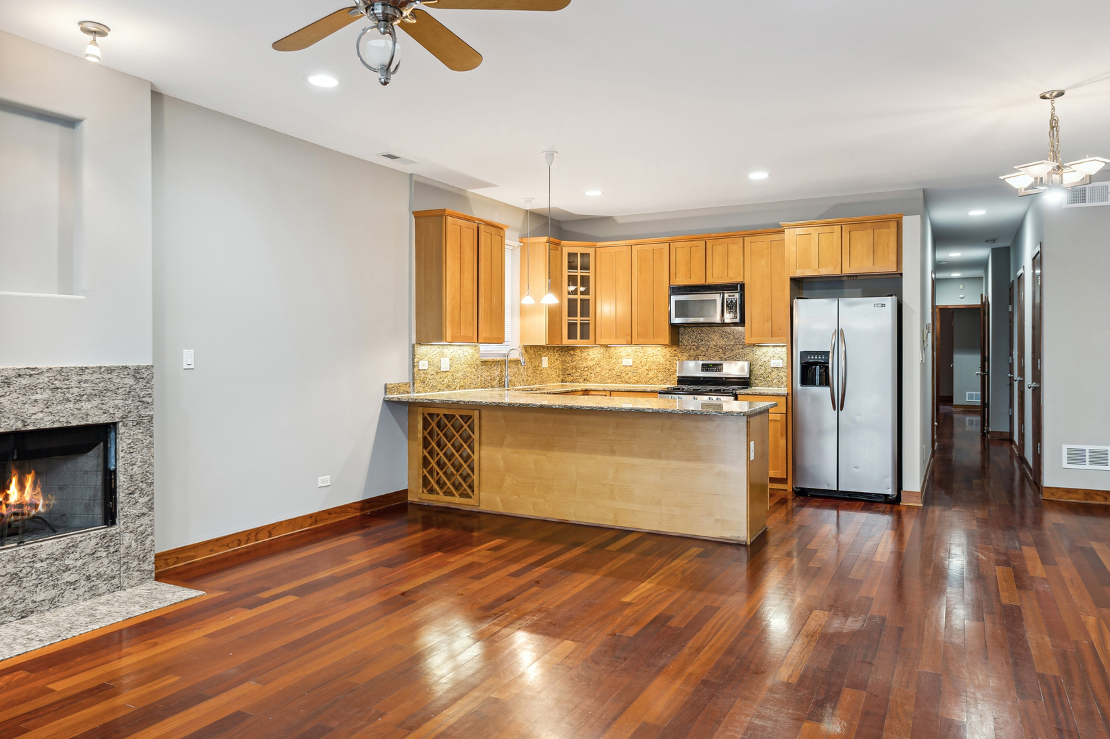 421 East 45th Street, Unit 2E Chicago, IL 60653 - Photo 6 of 22