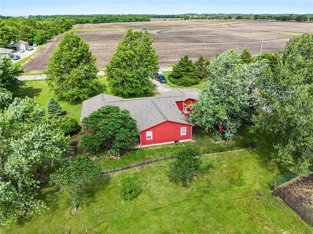 1301 West 8th Street Edgerton, KS 66021 - Photo 11 of 38