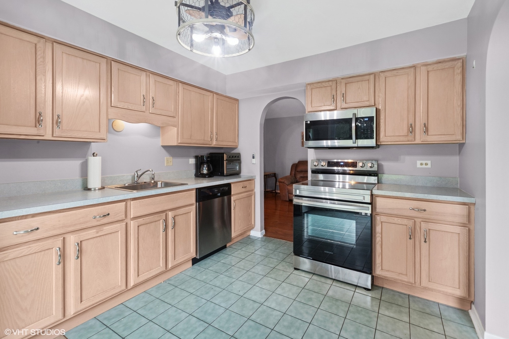 1521 South County Farm Road, Unit 13C Wheaton, IL 60189 - Photo 4 of 16