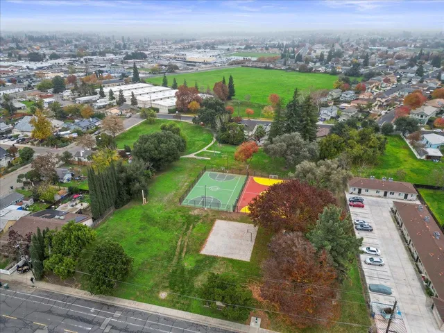 $440,000 | 221 South 6th Avenue, Oakdale, CA 95361