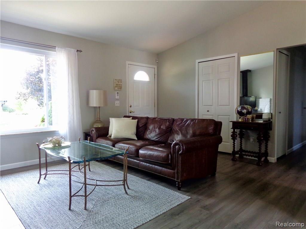 3083 Kenmore Road Berkley, MI 48072 - Photo 4 of 25