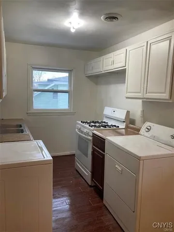 $1,050 | 318 Stone Street, Watertown, NY 13601