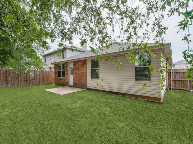 $1,950 | 2049 Shawnee Trail, Fort Worth, TX 76247