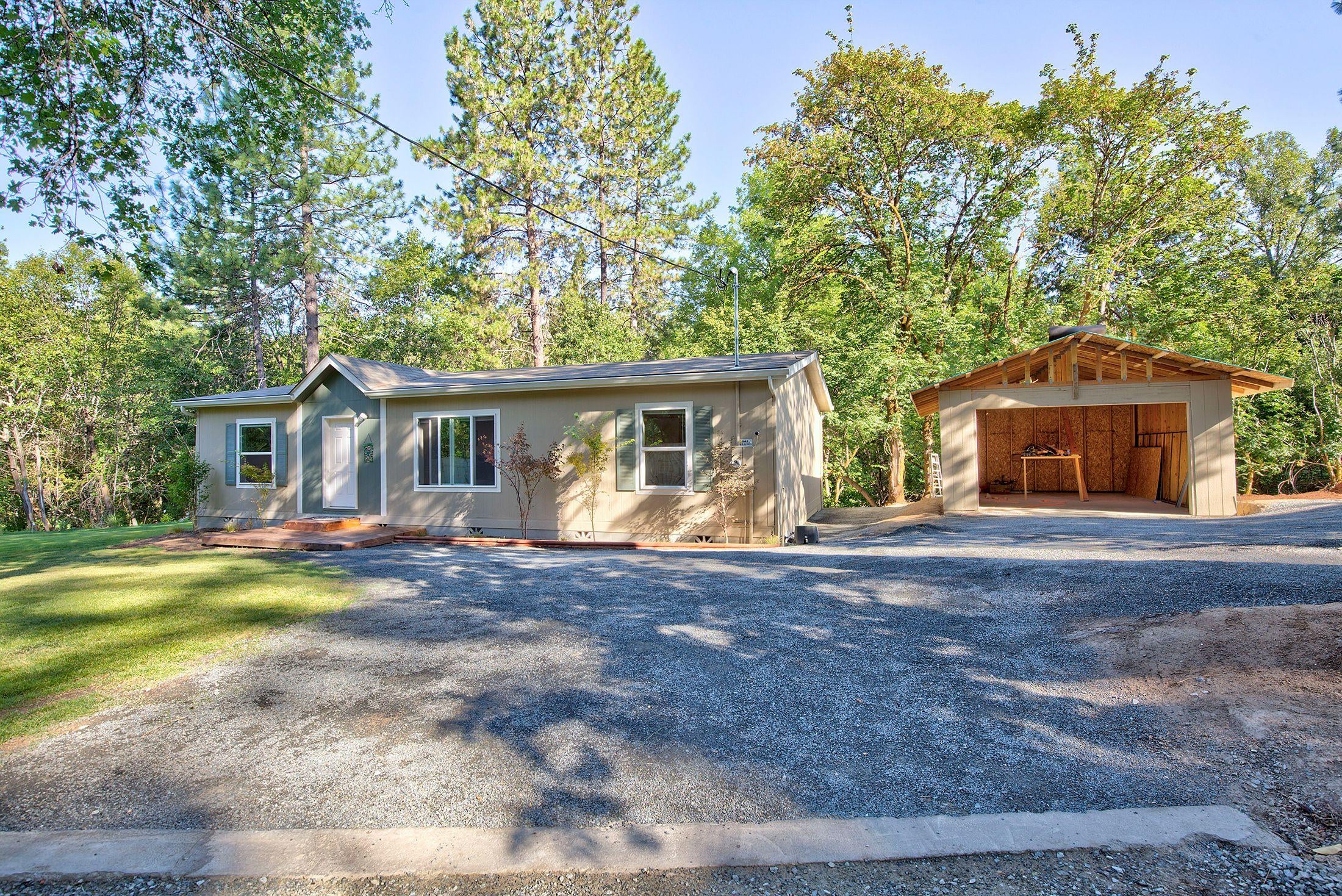 4720 Hugo Road Grants Pass, OR 97526 - Photo 1 of 39 Front