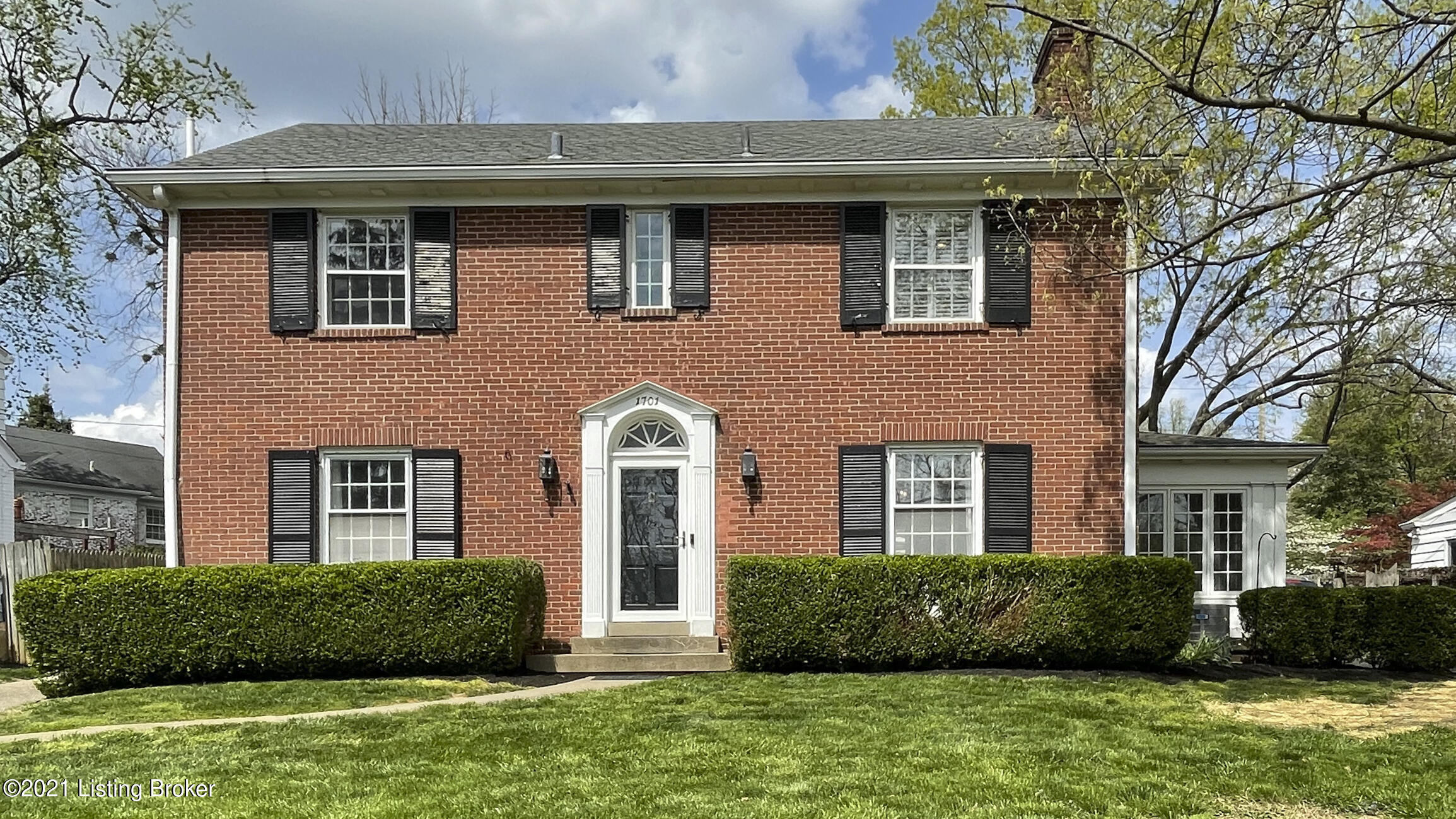 1701 Gresham Road Louisville, KY 40205 - Photo 2 of 52 1701 Gresham Rd-1002