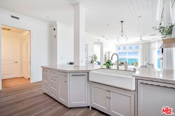 $1,700,000 | 1500 East Ocean Boulevard, Unit 401, Long Beach, CA 90802