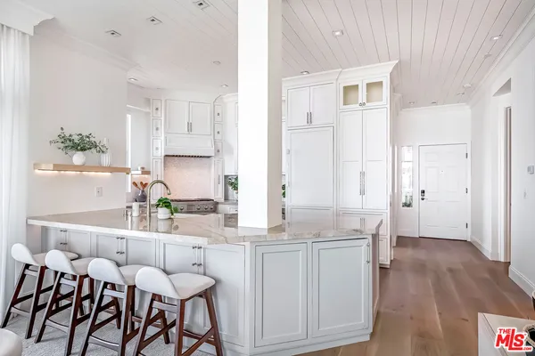 $1,700,000 | 1500 East Ocean Boulevard, Unit 401, Long Beach, CA 90802