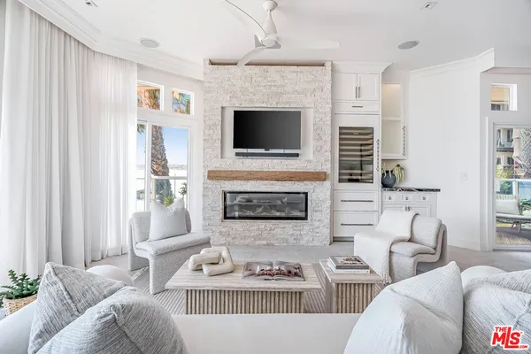 $1,700,000 | 1500 East Ocean Boulevard, Unit 401, Long Beach, CA 90802