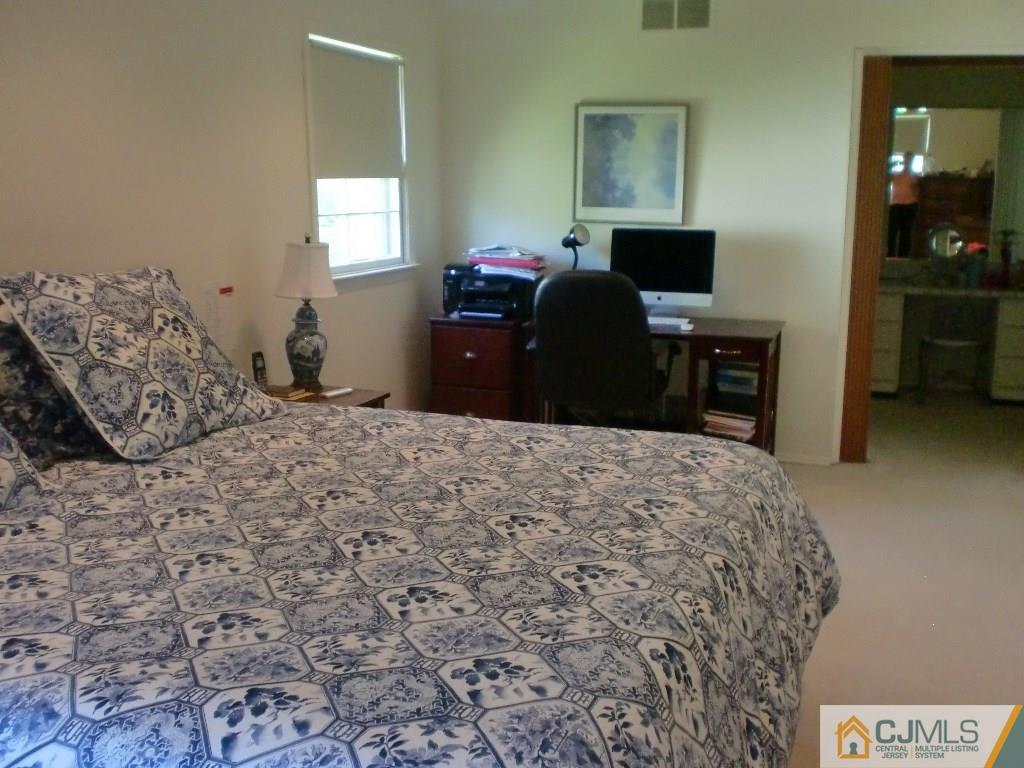 38 Dexter Road East Brunswick, NJ 08816 - Photo 11 of 24 Gallery Image 11