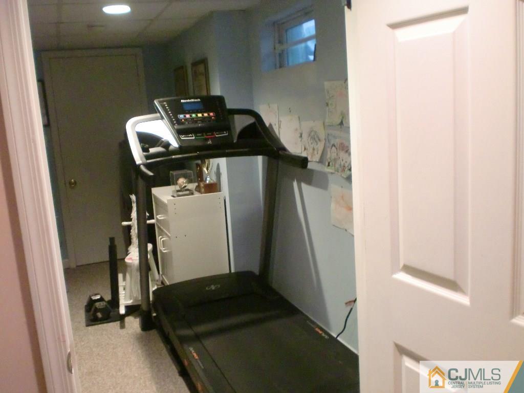 38 Dexter Road East Brunswick, NJ 08816 - Photo 18 of 24 Gallery Image 18