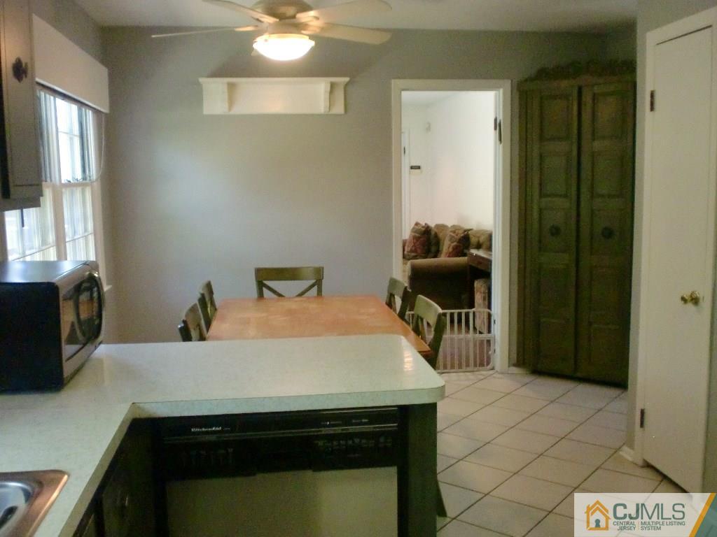 38 Dexter Road East Brunswick, NJ 08816 - Photo 3 of 24 Gallery Image 3