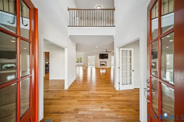 a view of an entryway of the house