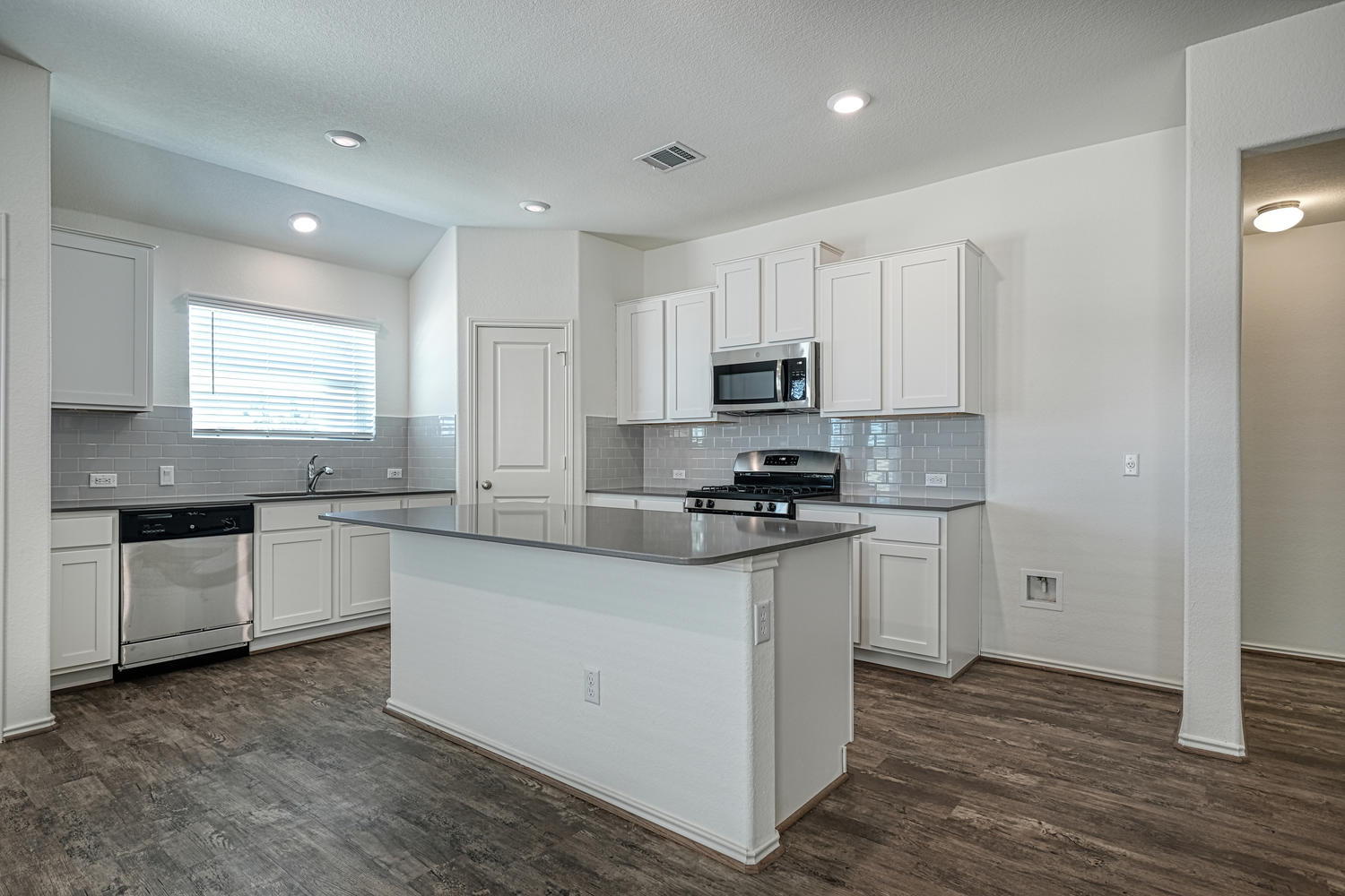 9224 Daisy Cutter Crossing Georgetown, TX 78626 - Photo 9 of 30