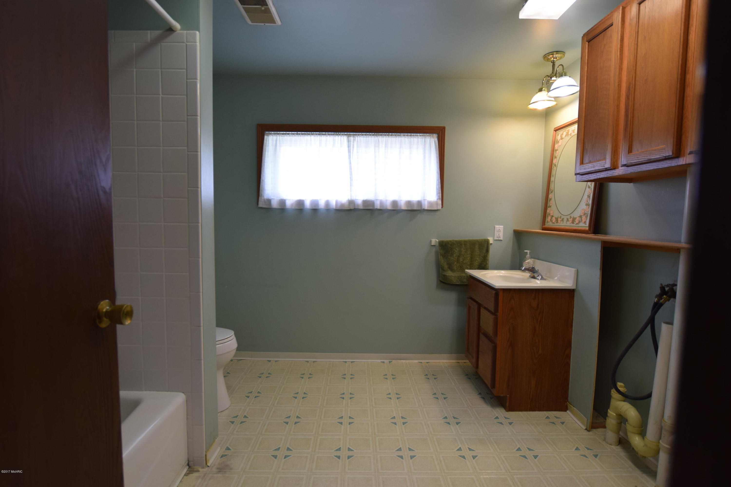 1140 Becker Road Muskegon, MI 49445 - Photo 18 of 65 DSC_0183