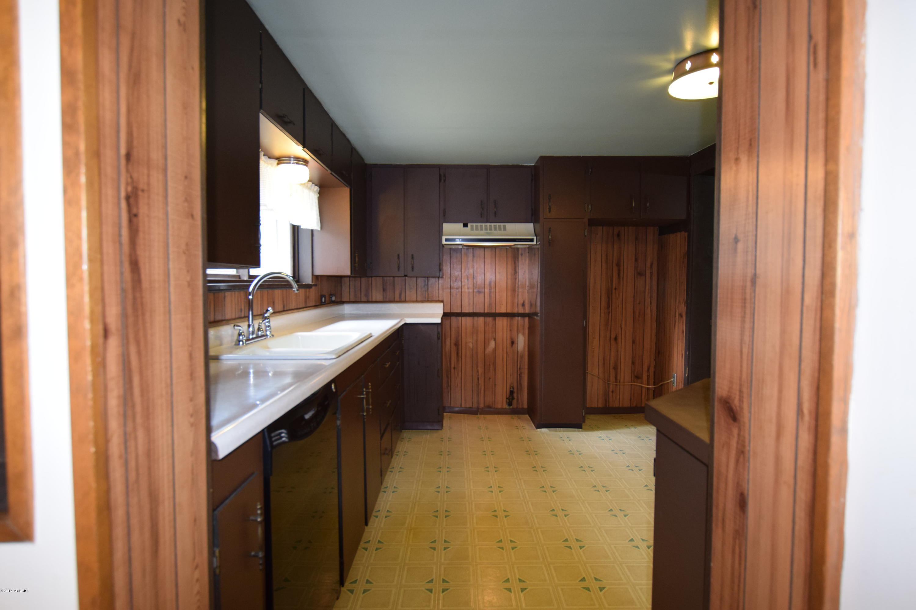 1140 Becker Road Muskegon, MI 49445 - Photo 10 of 65 DSC_0200
