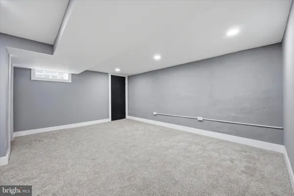 $250,000 | 6866 Clover Lane, Upper Darby, PA 19082