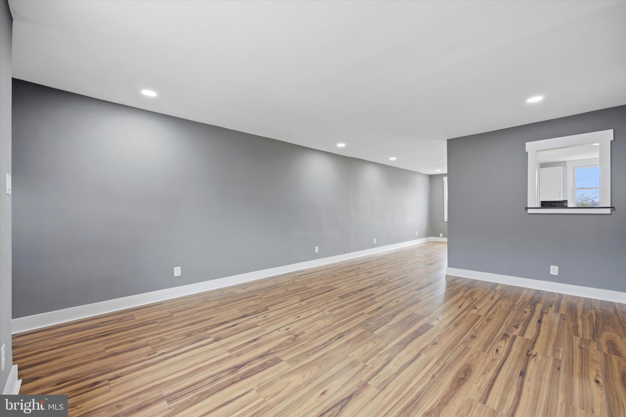 6866 Clover Lane Upper Darby, PA 19082 - Photo 4 of 24