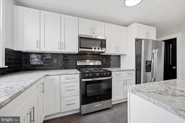 $250,000 | 6866 Clover Lane, Upper Darby, PA 19082