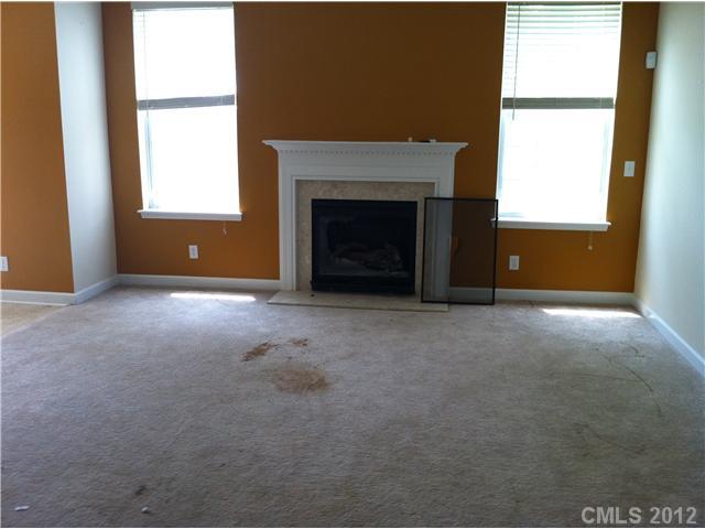 2032 Pin Hook Road Charlotte, NC 28215 - Photo 4 of 10 Gallery Image 4