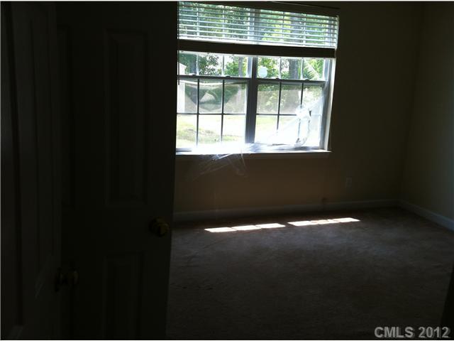 2032 Pin Hook Road Charlotte, NC 28215 - Photo 6 of 10 Gallery Image 6