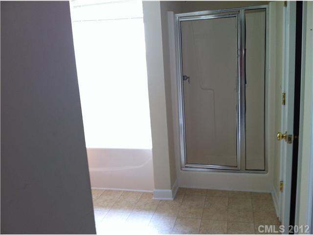 2032 Pin Hook Road Charlotte, NC 28215 - Photo 9 of 10 Gallery Image 9