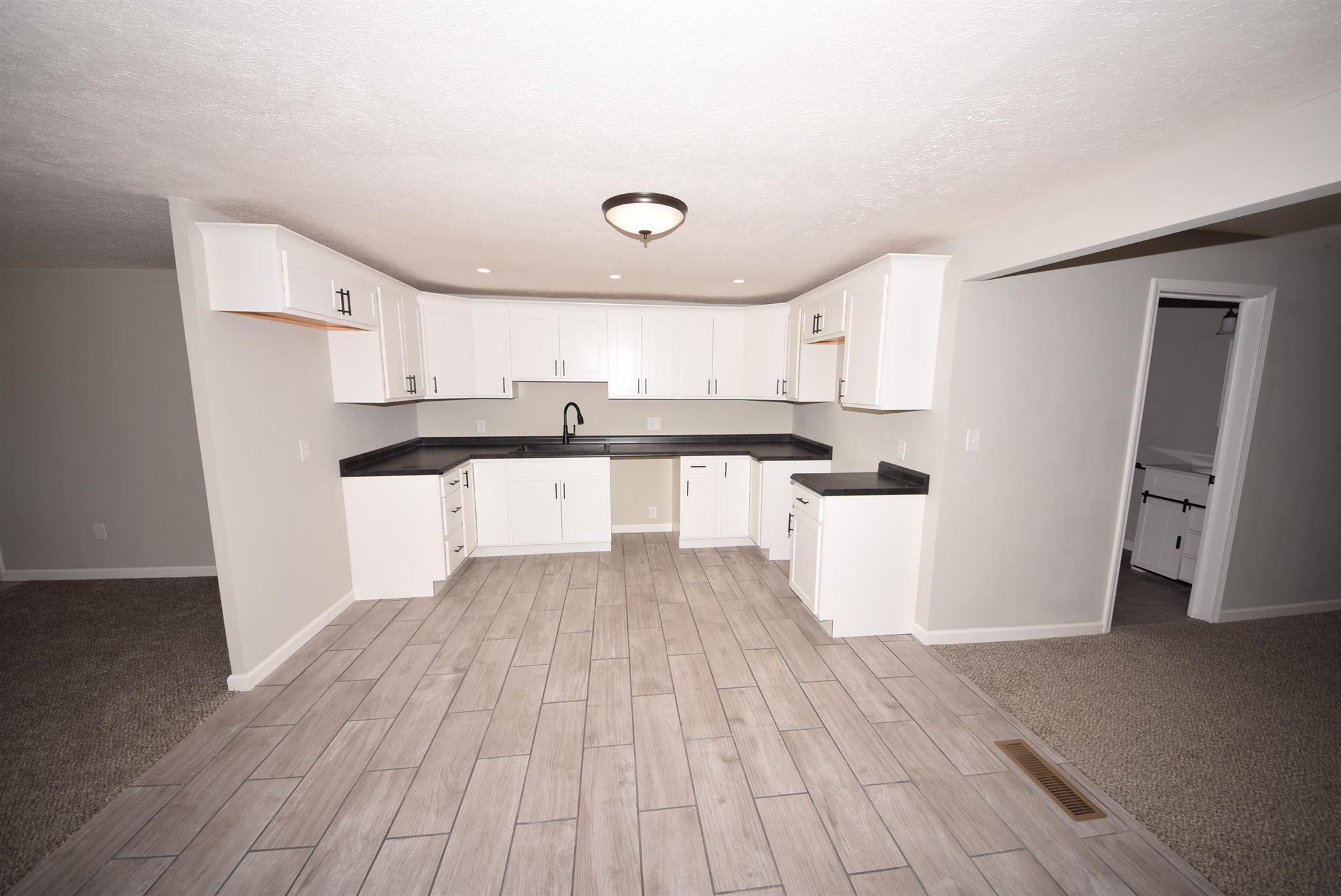 2617 Kent Drive Springfield, IL 62703 - Photo 2 of 17