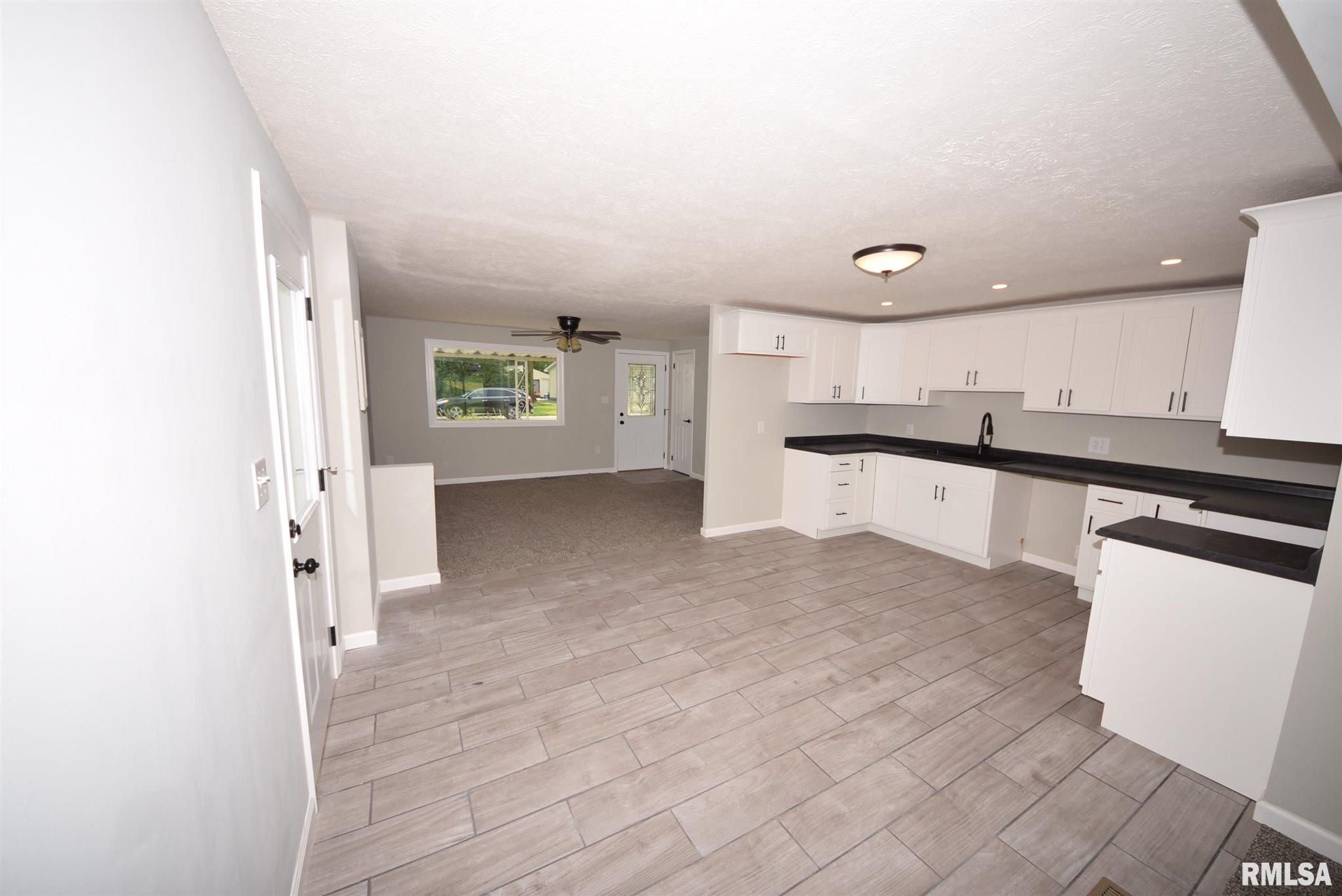 2617 Kent Drive Springfield, IL 62703 - Photo 3 of 17