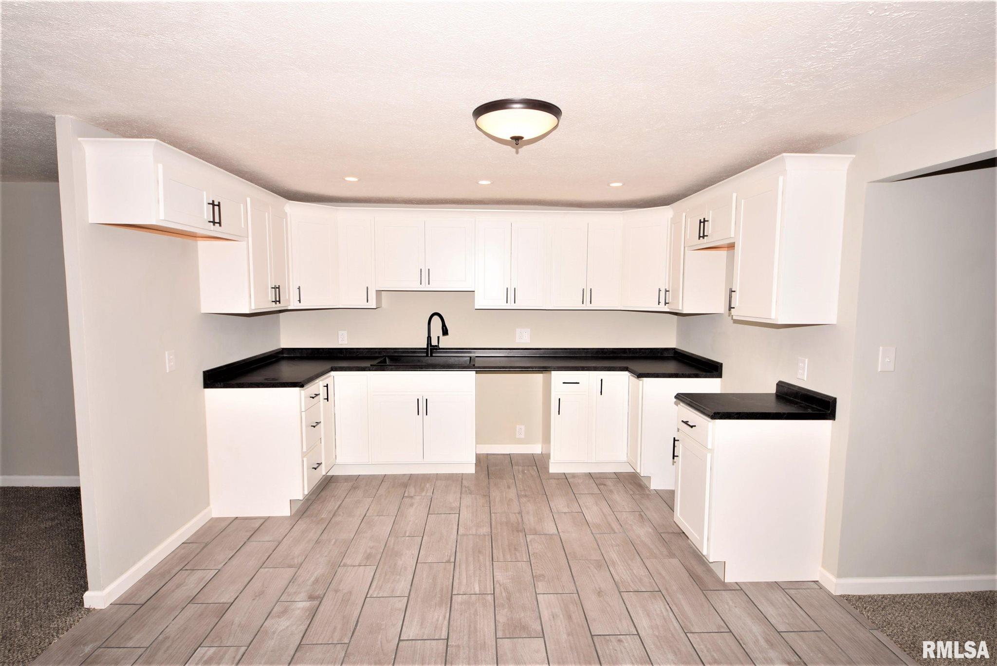 2617 Kent Drive Springfield, IL 62703 - Photo 4 of 17