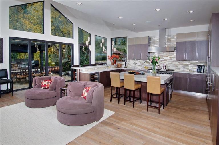 184 Arrowhead Drive Edwards, CO 81632 - Photo 9 of 23 a living room with furniture and a large window