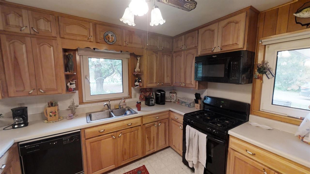 2649 Newport Road Northeast Solon, IA 52333 - Photo 2 of 50 Gallery Image 2