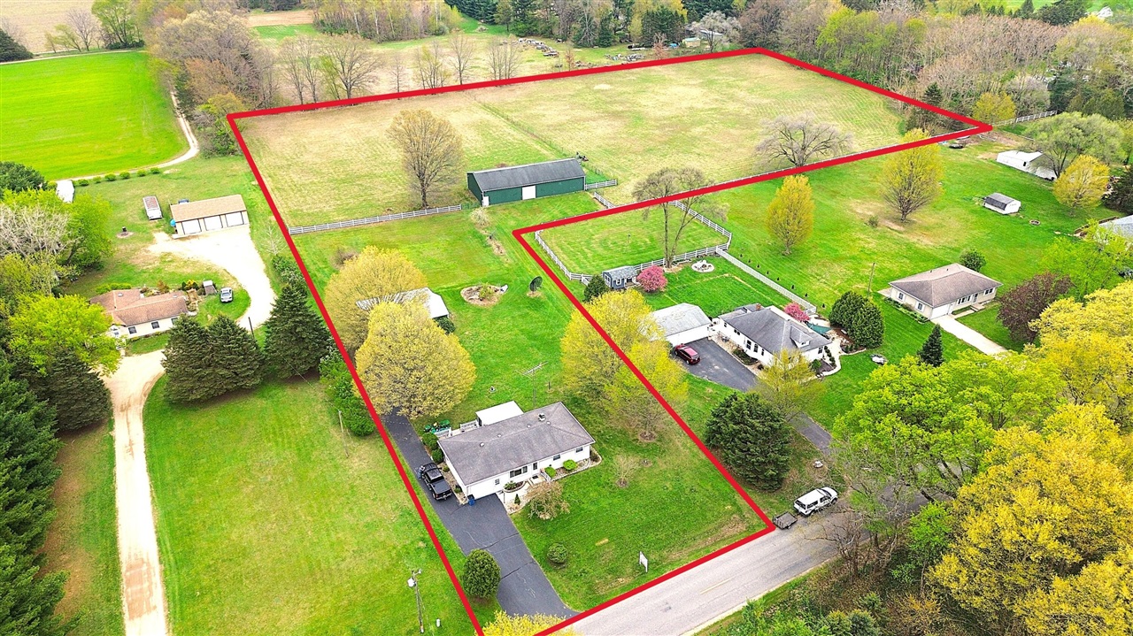 1155 South Bainbridge Center Road Benton Harbor, MI 49022 - Photo 5 of 47
