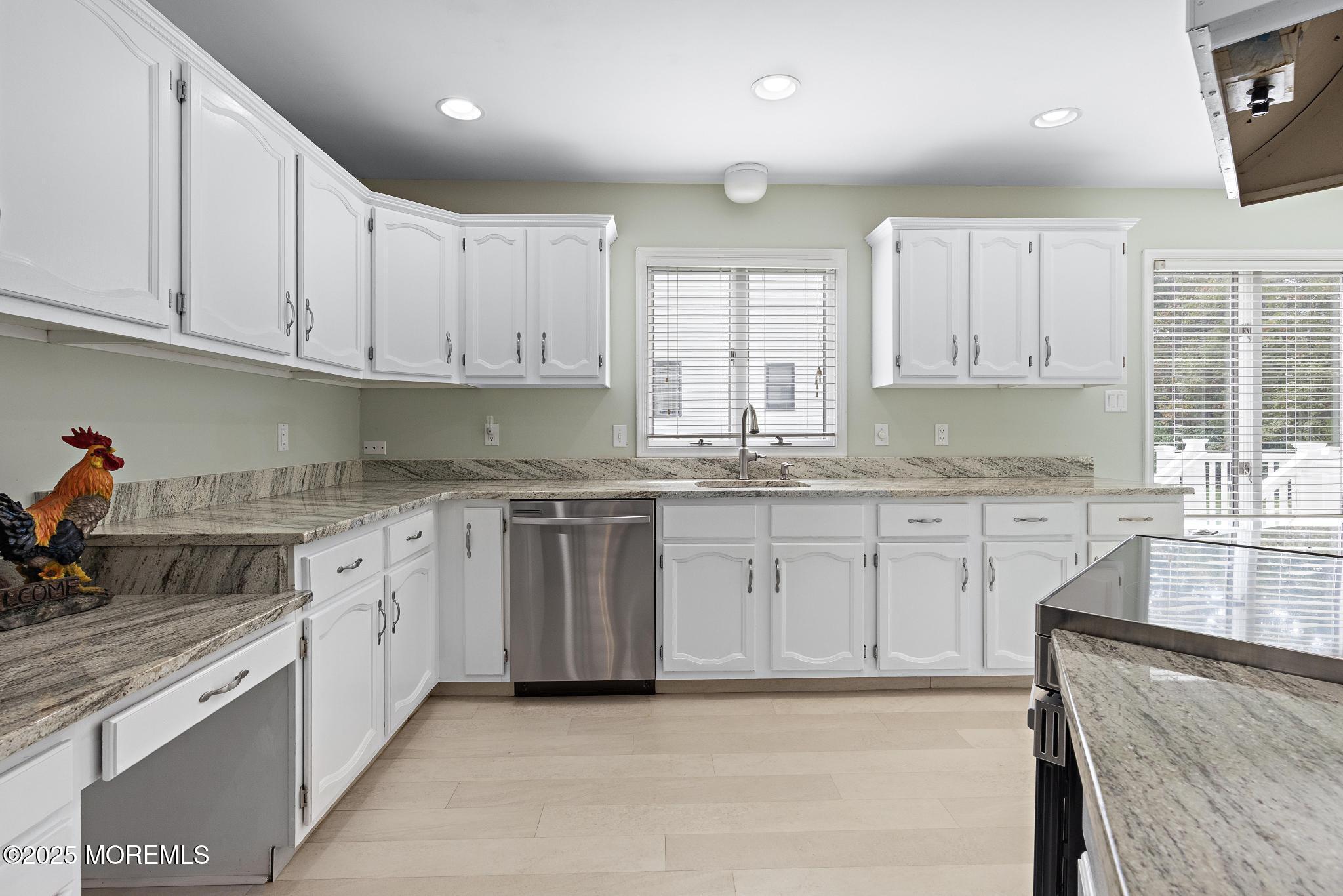 102 Ash Road Manahawkin, NJ 08050 - Photo 8 of 51 102 Ash (29)