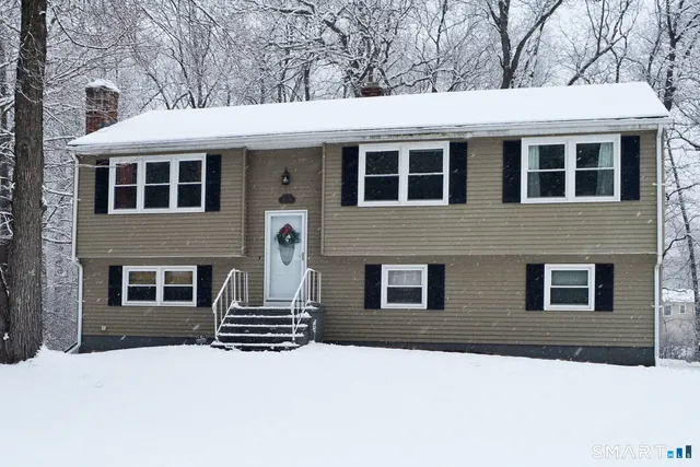 $368,000 | 238 Willowcrest Drive, Windsor, CT 06095