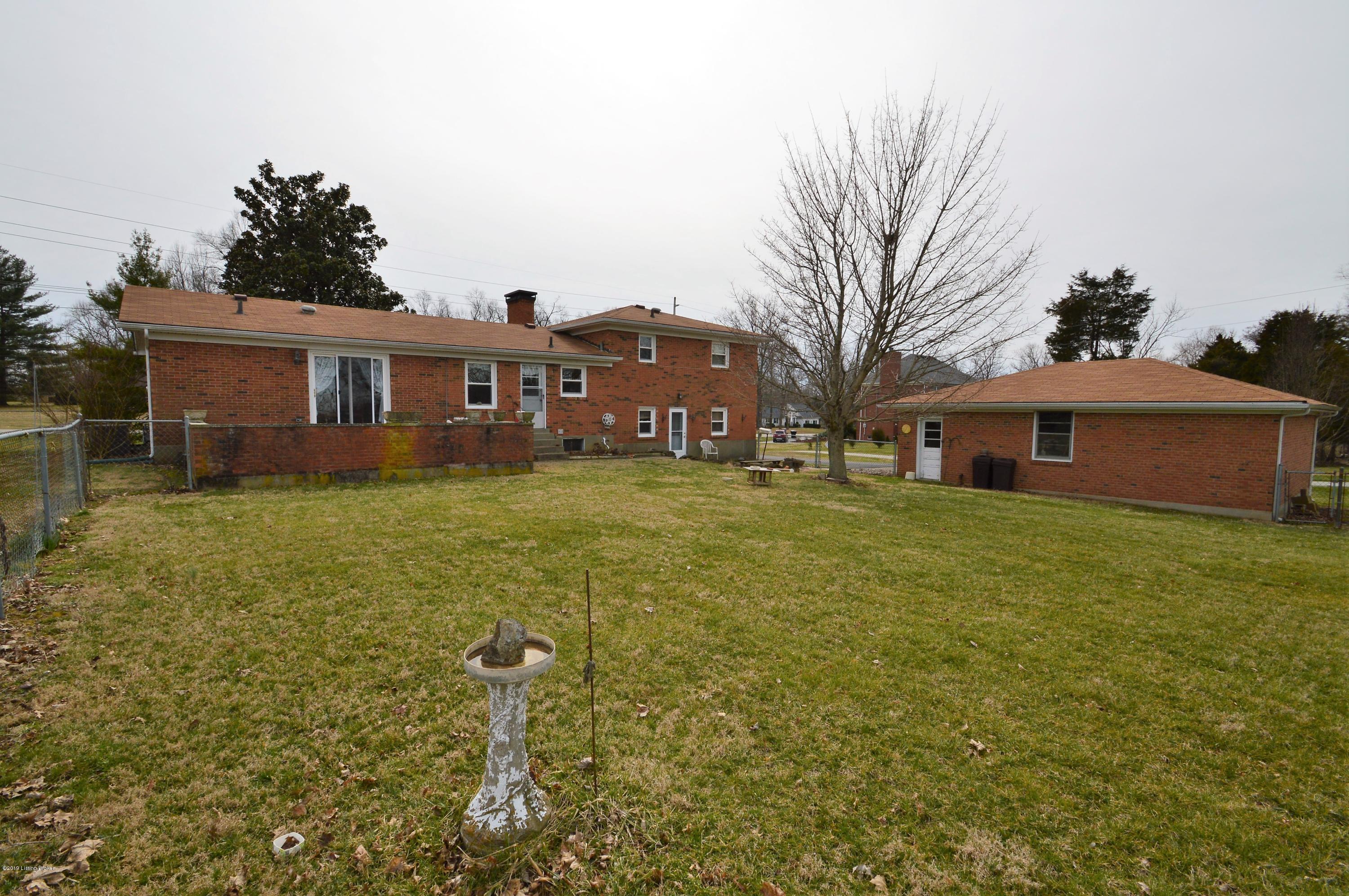 9803 Fairmount Road Louisville, KY 40291 - Photo 33 of 50 8